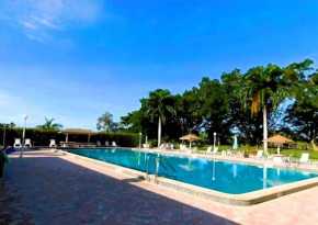 Palms of Bay Beach 4F
